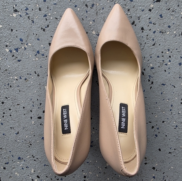 Nine West Blush Pink Heels - Picture 2 of 9